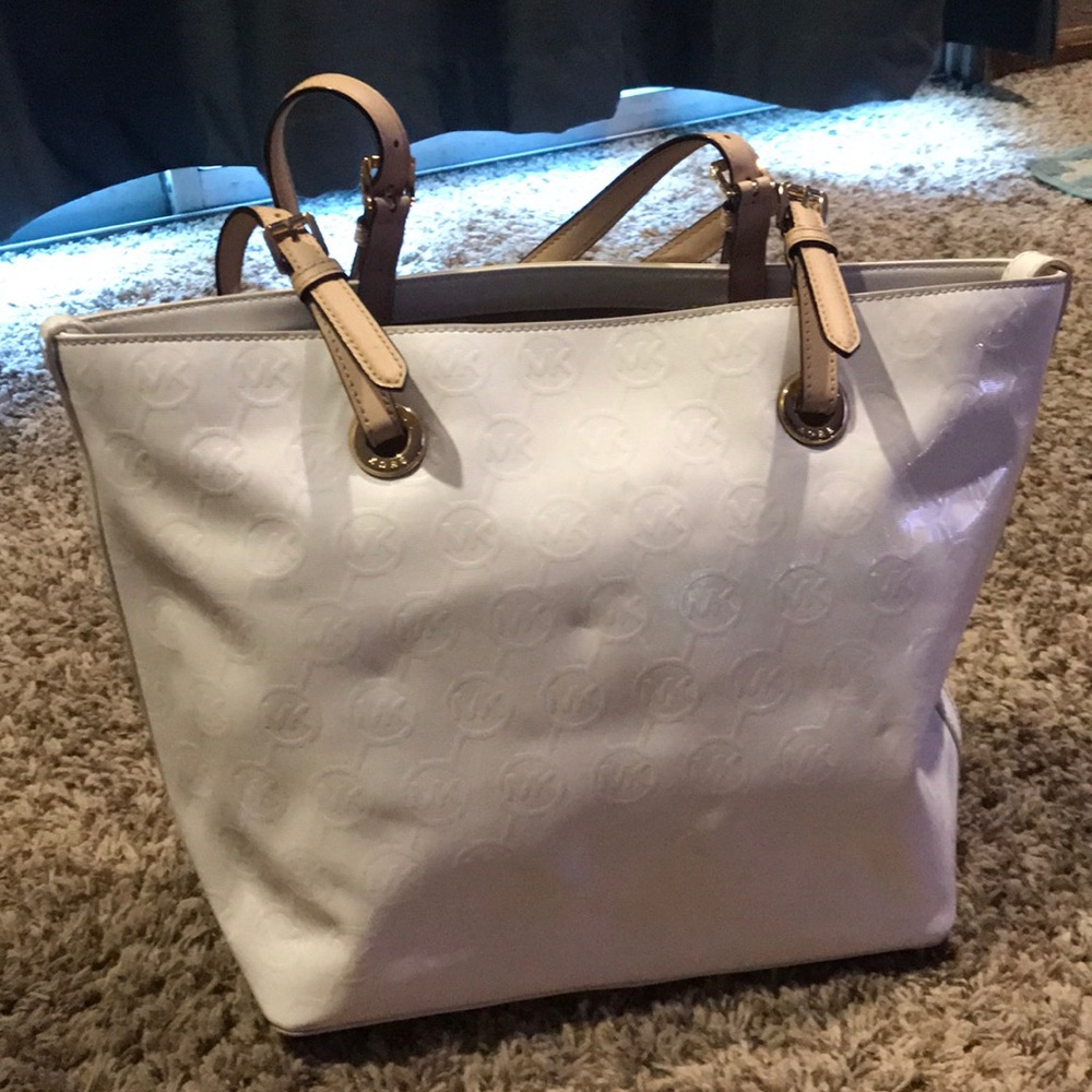White Michael kors purse